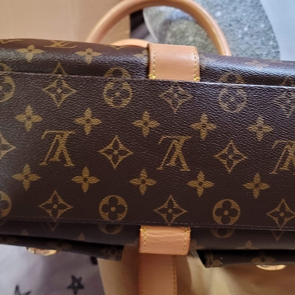 🎁SOLD🎁 LV MANHATTAN GM - Picture 5 of 9